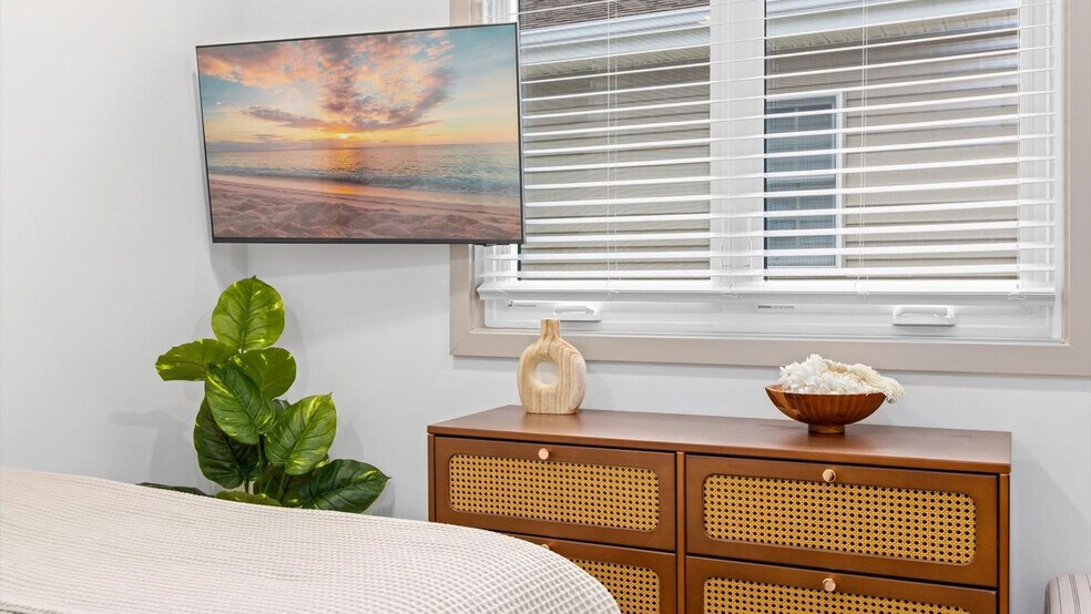 Building Photo - 3136-38 Haven Ave