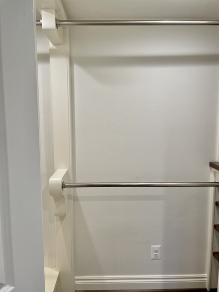 1st Bedroom Closet interior - 1608 Graefield Rd