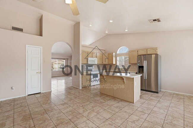 Building Photo - 819 E Cindy St