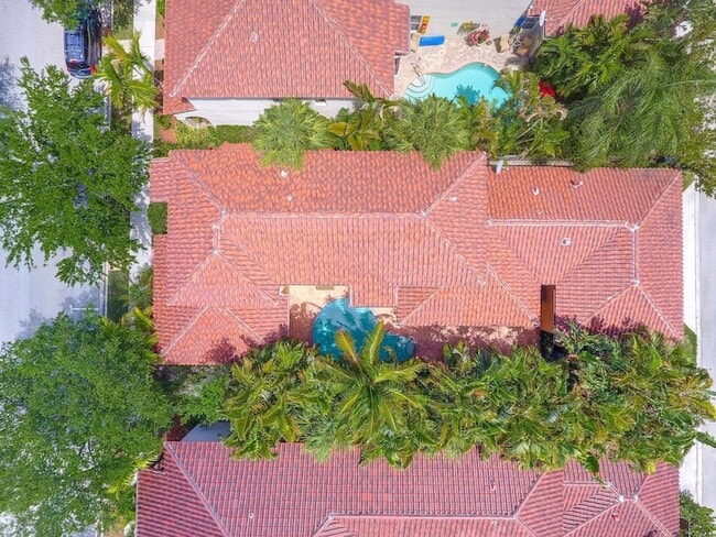 Building Photo - 106 Santiago Dr