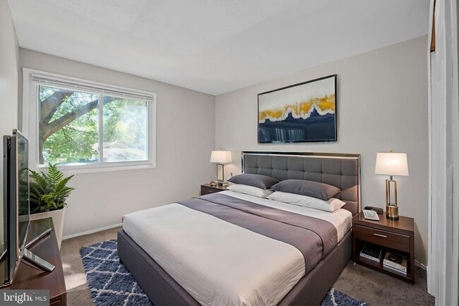 Building Photo - 7204 Donnell Pl