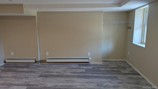 Building Photo - 260 Main St