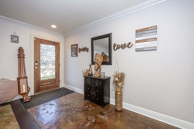 Building Photo - 3 Bedroom 2 Bath Back Bay Luxury Rental Home