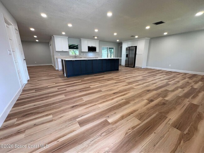 Building Photo - 441 2nd Ave