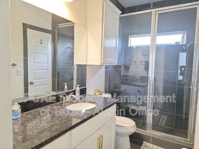 Building Photo - 2109 Maxwell Ln