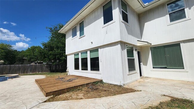 Building Photo - 8404 Tetbury Cove