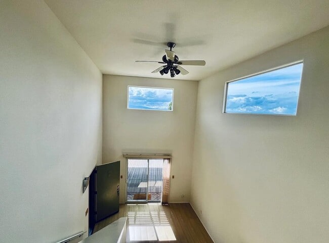 Building Photo - 10952 Prieta Ct