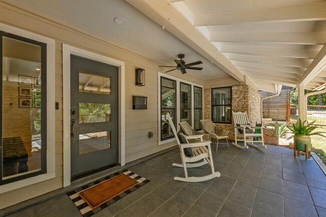 Building Photo - 2215 Alta Vista Ave