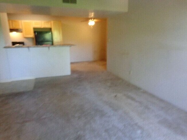 Building Photo - 1- Bedroom 1 Bath in Shadow Bend