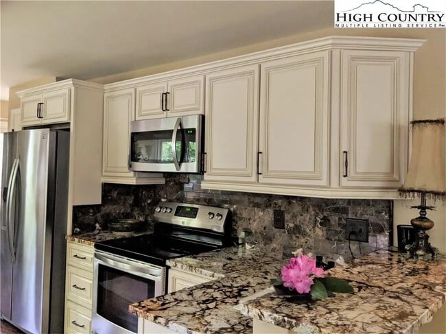 Building Photo - 162 Horseshoe Dr