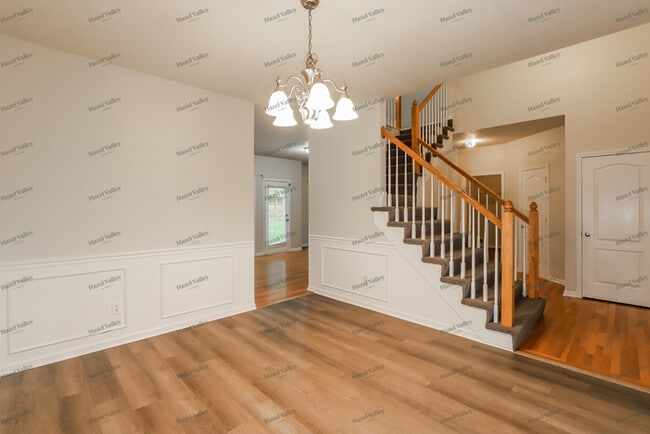 Building Photo - 9735 N Willow Ave