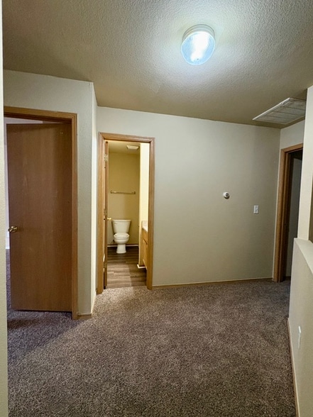 Building Photo - 786 Lariat St