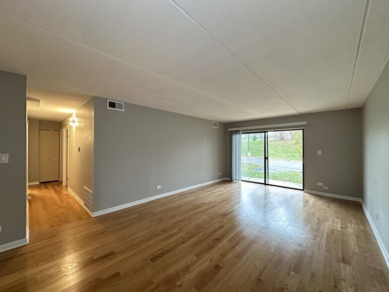 Building Photo - 525 N Quentin Rd