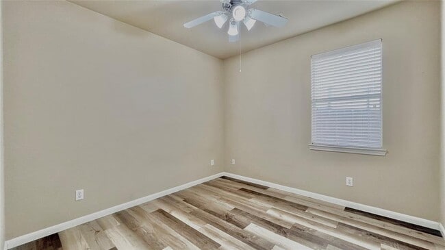 Building Photo - 5123 Shadow Breeze Ln