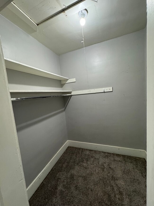 Building Photo - 1414 Iowa St