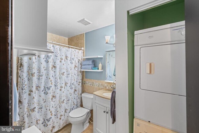 Building Photo - 24 Brookside Ct
