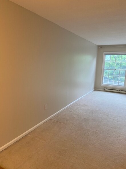 Building Photo - 34 Padanaram Rd