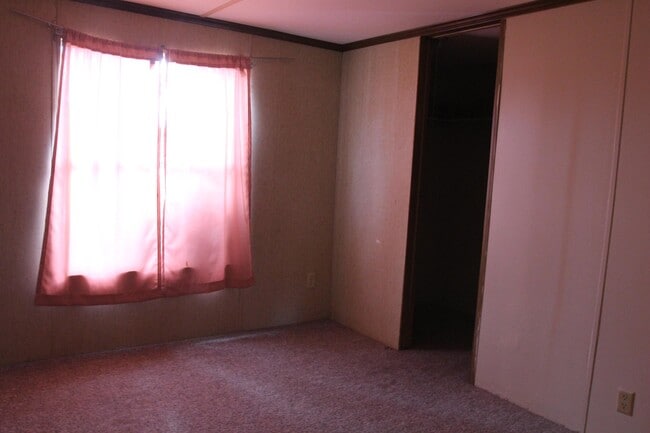 Building Photo - 609 Sapling Ln