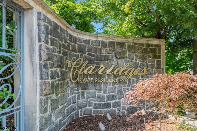 Building Photo - 1 Claridge Dr