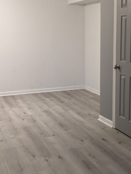 Building Photo - 1075 Raintree Dr