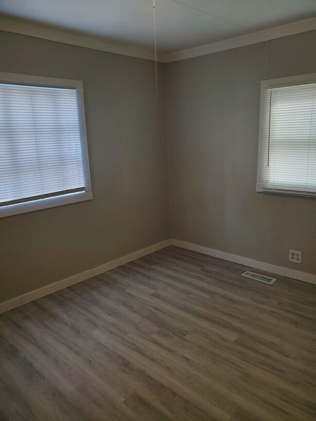 Building Photo - For Rent: 2 Bedroom, 1 Bathroom Home