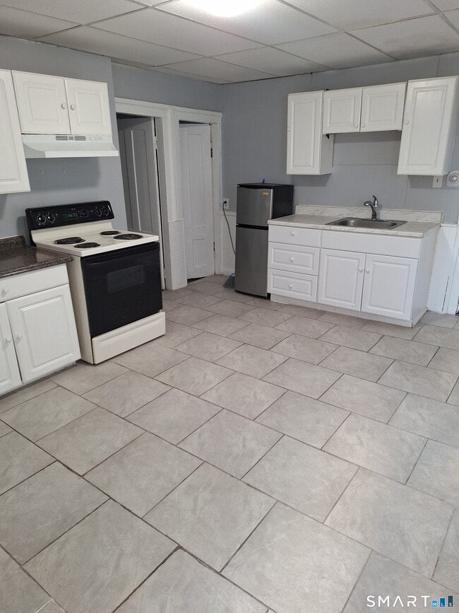 Building Photo - 199 Saltonstall Ave