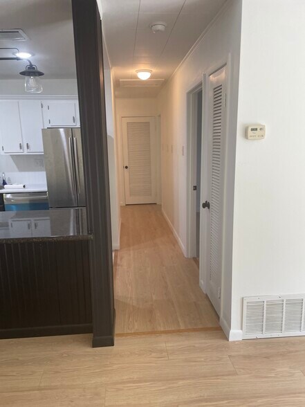 Hall to 3 bedrooms - 2310 Racine Dr