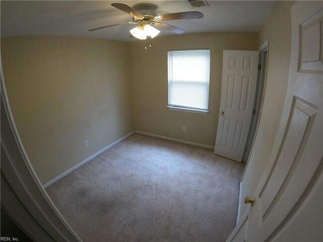 Building Photo - 1410 W 39th St