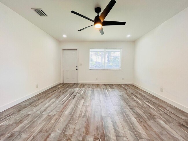 Building Photo - 3663 Laurette Ln
