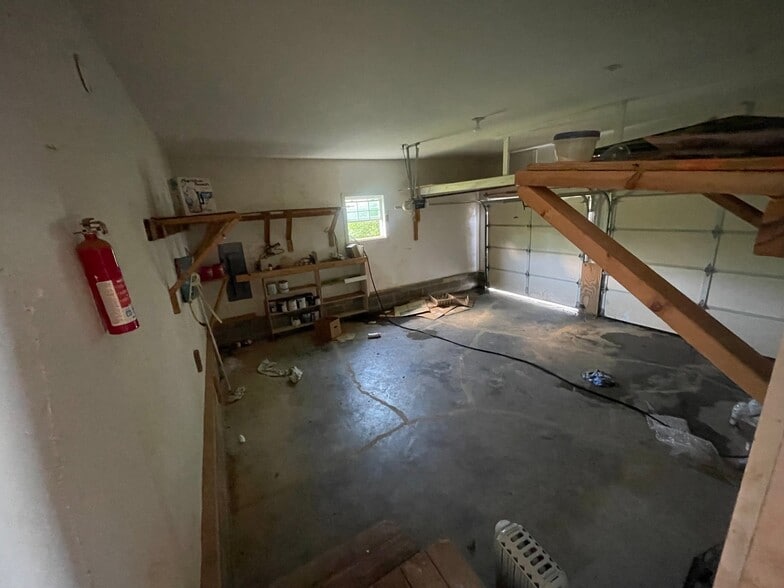 Building Photo - 180 Co Rd 970