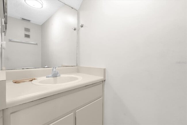 Building Photo - 5852 Windhover Dr
