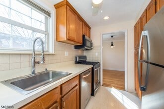 Building Photo - 445 Morris Ave