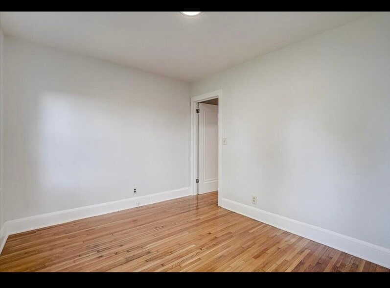 Building Photo - 4253 James Ave N