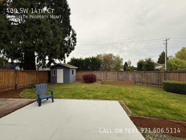 Building Photo - 400 SW 14th Ct