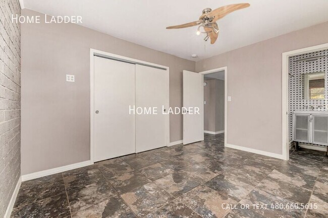 Building Photo - 1338 W Culver St