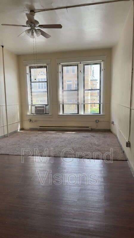 Building Photo - 601 1/2 Monroe