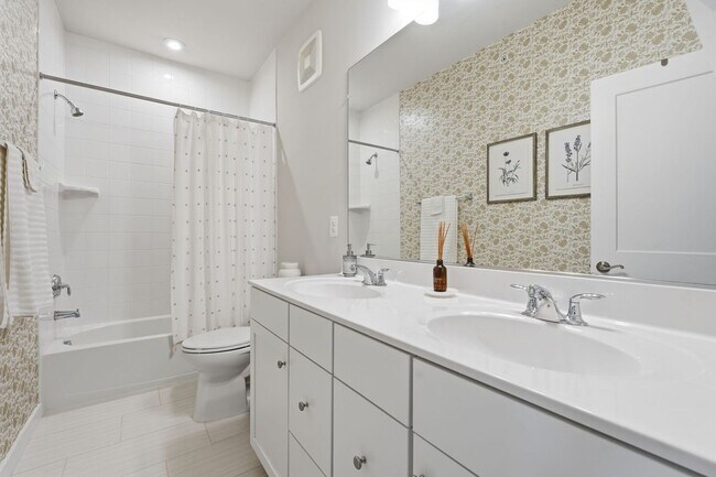 Building Photo - Experience upscale living in one of Ashburn’s most desirable communities.