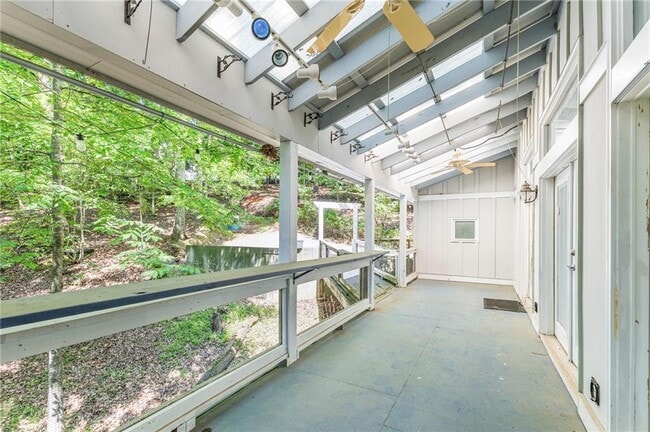 Building Photo - 6567 Tahiti Way