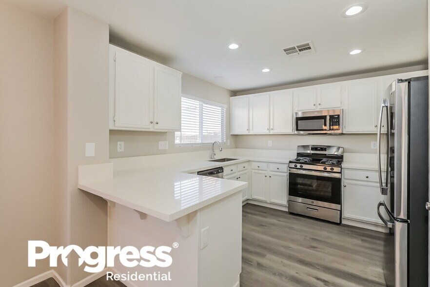 Building Photo - 6236 Desert Lavender Ave