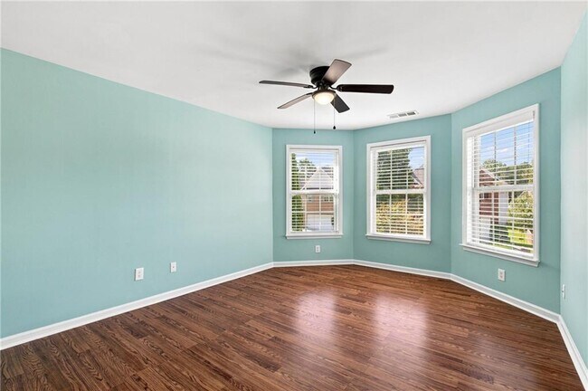 Building Photo - 3135 Carrick Rd