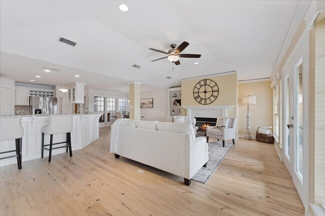 Building Photo - 225 Capetown Way