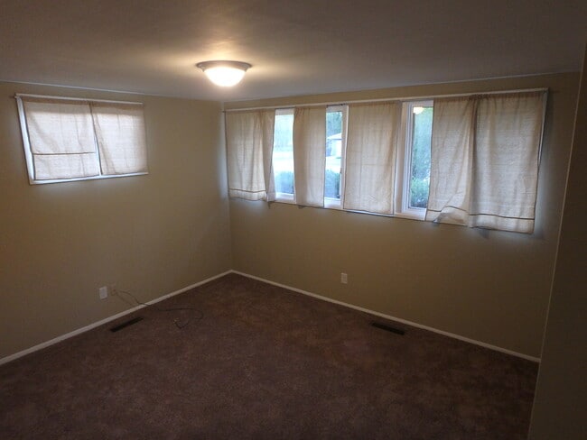 Building Photo - 1419 SW Caledon St