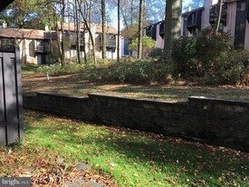 Building Photo - 611 Painters Xing