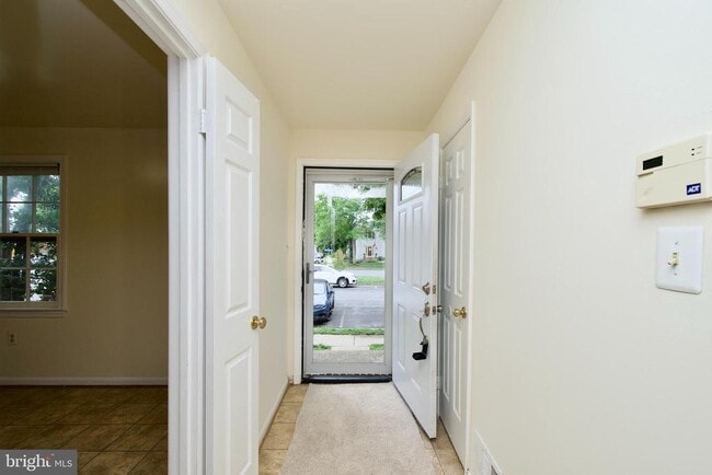 Building Photo - 7810 Lake Pleasant Dr