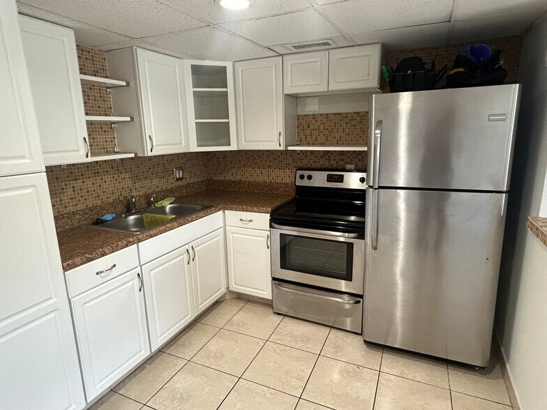 Building Photo - 2036 NE 18th St