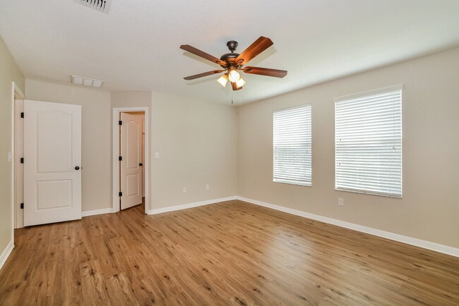 Building Photo - 6817 Sundrop St