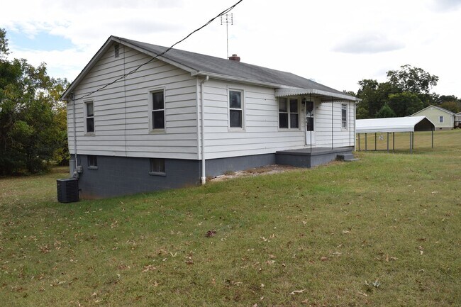 Building Photo - Charming 3-Bedroom Home in Hickory – $1,450/mo