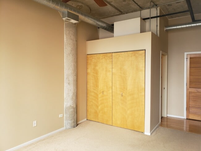 Building Photo - 1516 S Wabash Ave