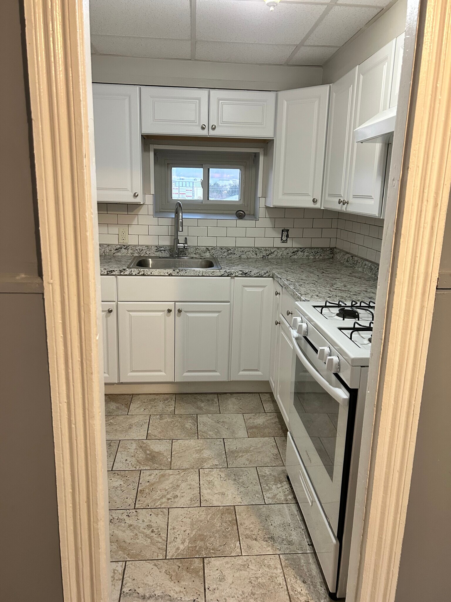 Building Photo - 18 John St