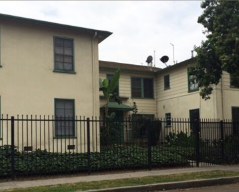 Building Photo - 1809 S St Andrews Pl